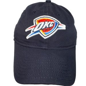 NEW ERA OKLAHOMA CITY THUNDER CASUAL CLASSIC ADJUSTABLE HAT - NAVY BLUE